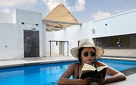 Villa Khufu Pyramids Hotel